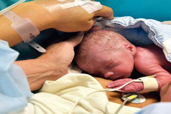 bayi yang lahir di swedia setelah proses transplantasi rahim