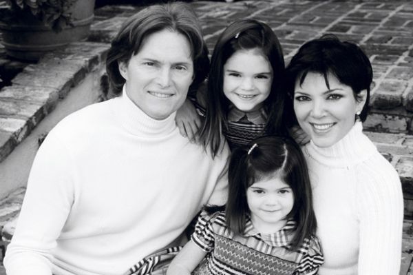 Bruce dan Kris Jenner bersama Kylie serta Kendall