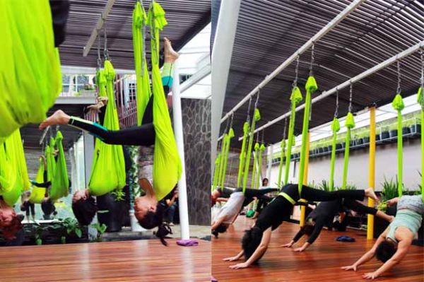 Sesi latihan Yoga AntiGravity di Svarga e-motion sanctuary Bandung-Foto-Anne Rufaidah-Koran Sindo Jabar