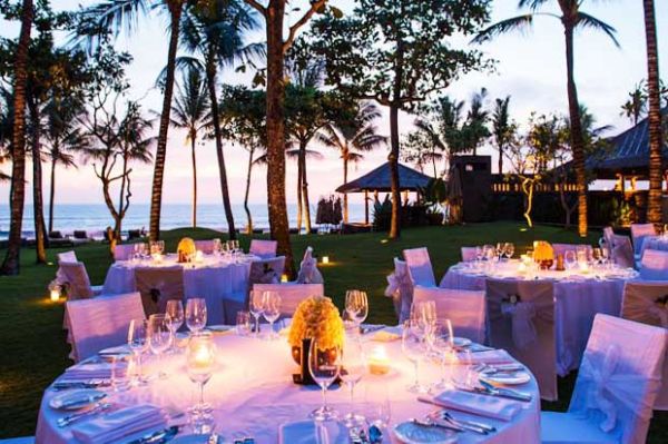 The-Legian-Bali-Hotel-dining (legianbeachhotels.com)