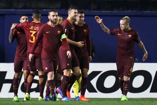 Para pemain AS Roma merayakan gol mereka ke gawang Villarreal pada leg I babak 32 besar Liga Europa 2016-17. (Foto-UEFA) 2