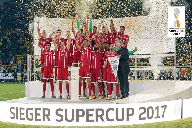 Para pemain Bayern Muenchen merayakan kemenangan atas Borussia Dortmund pada Piala Super Jerman 2017. (Foto-Bundesliga)