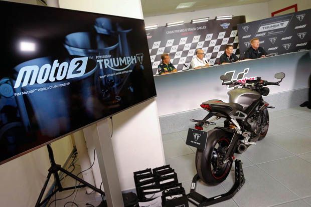 Peresmian Triumph sebagai pemasok mesin Moto2 mulai 2019 di MotoGP Italia 2017 sirkuit Mugello. (Foto-motogp) 3