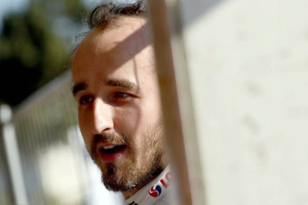 Robert Kubica akan menjajal mobil F1 lagi di sirkuit Valencia. (Foto-planetf1)