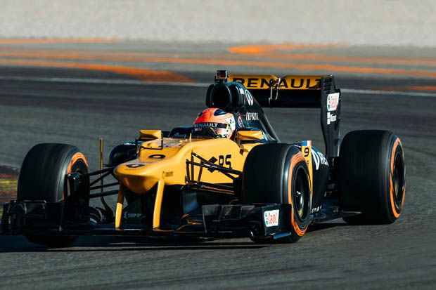Robert Kubica dalam tes F1 Renault di sirkuit Valencia. (Foto-Motorsport)