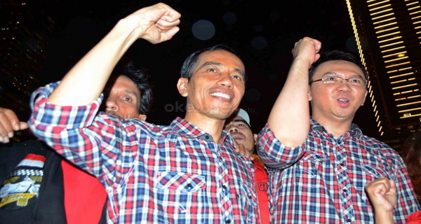 Baju kotak-kotak Jokowi tarik simpati pemuda