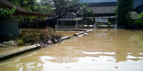 Awas Jakarta banjir, Katulampa Siaga 3!