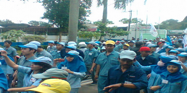 Ribuan buruh di Depok sweeping pabrik