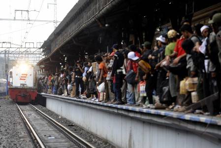 Ganguan Wesel, ribuan penumpang terlantar di Stasiun Bogor