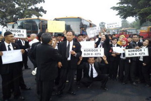 Karyawan Transjakarta ancam mogok massal
