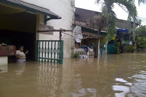 Banjir, 1.000 warga Total Persada Tangerang mengungsi
