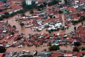 Banjir Jakarta makin meluas, 50 kelurahan terendam banjir
