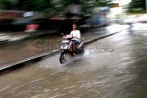 Banjir, sepeda motor diperbolehkan masuk tol