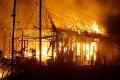 Api bakar pertokoan kayu di Cimanggis Depok