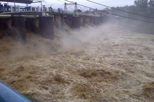 Sahur, Jakarta sambut banjir kiriman