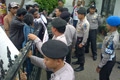Kantor KPUD Kota Tangerang didemo mahasiswa