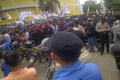 Ribuan buruh Tangerang konvoi di jalan