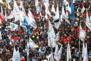 Kalah dari buruh, Jokowi ogah banding