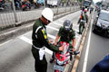 TNI bantu polisi sterilisasi jalus busway
