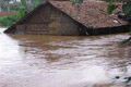 2 sungai meluap, 7 desa terendam banjir