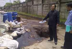 Pabrik sabun B29 buang limbah ke wilayah penduduk