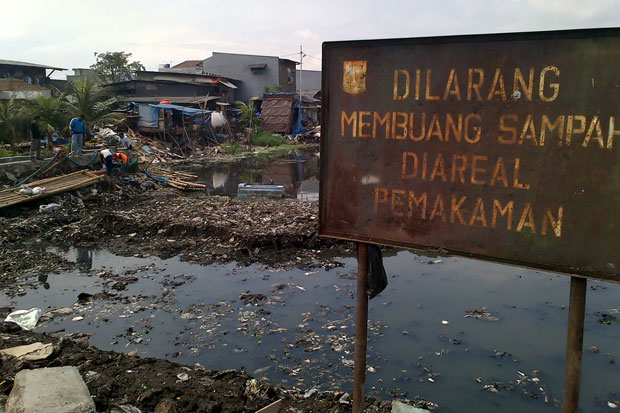 Penyebab makam Kampung Apung tergenang air