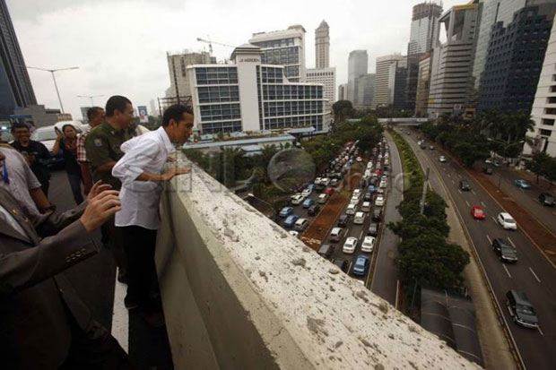Blusukan Jokowi Makan Korban, 3 Mobil Tabrakan