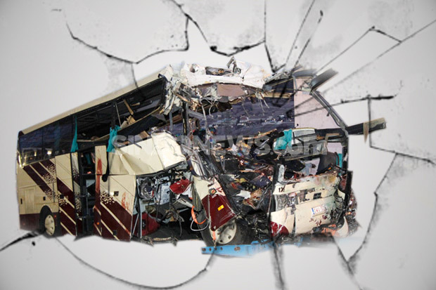 Bus Rombongan Pengajian Terbalik, 18 Orang Terluka