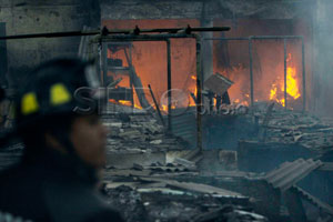 Puluhan Lapak Pemulung di Situ Pladen Ludes Terbakar