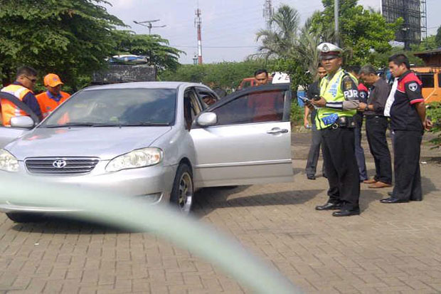 Sopir Toyota Altis Ditemukan Tewas di Tol Cawang