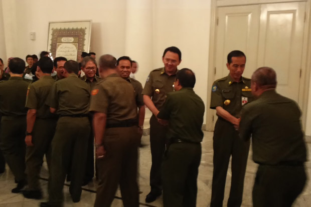 Hari Pertama Kerja, PNS Antre Salaman dengan Jokowi-Ahok
