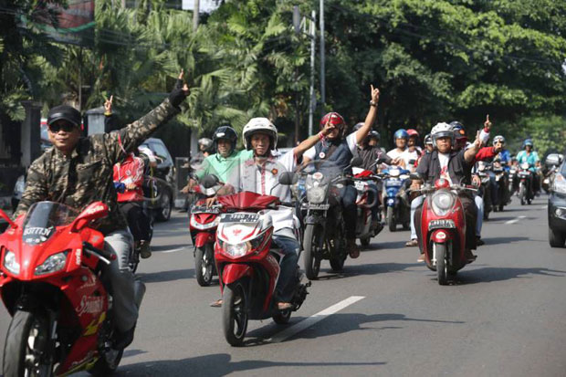 Ribuan Pendukung Prabowo-Hatta Mulai Memadati MK