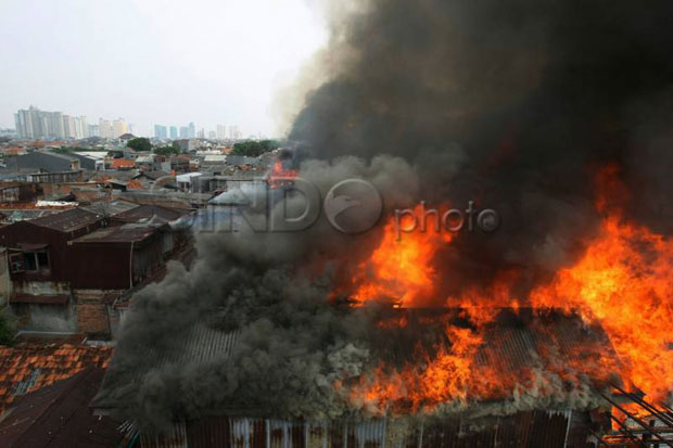 Pemukiman Penduduk di Jakarta Selatan Terbakar