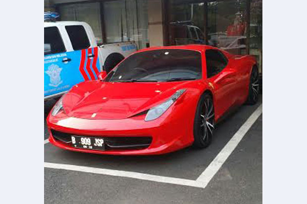 Mobil Ditahan, Pemilik Ferrari dan Dealer Diperiksa Polisi