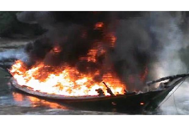 Kapal Dishub Jakarta Meledak, 10 Orang Terbakar