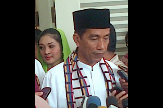 Keluar Rapat Bahas Monorel, Wajah Jokowi Kusut