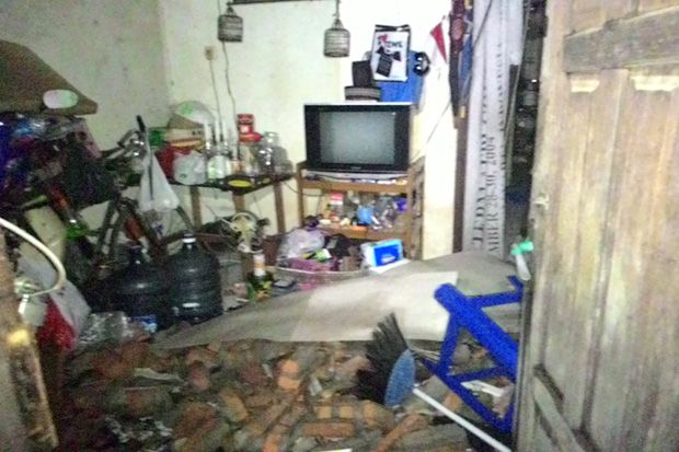Puting Beliung Hantam 3 Rumah Kontrakan di Cipayung