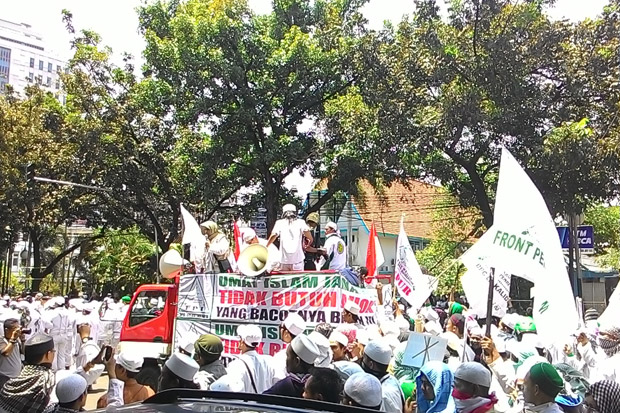 Ahok Tuding Demo FPI Ditunggangi