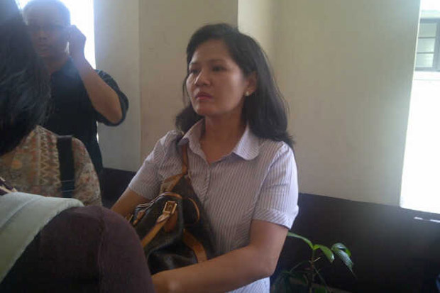 Kondisi Pucat, Ibunda Ade Sara Hadiri Sidang di PN Jakpus