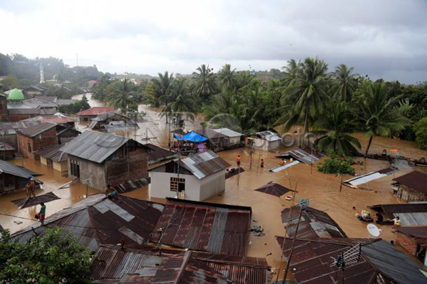 Banjir Empat Meter Rendam Kampung Pulo