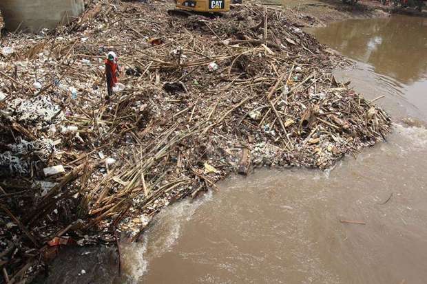 BPK Nilai Pencemaran Sungai di Jakarta Sangat Parah