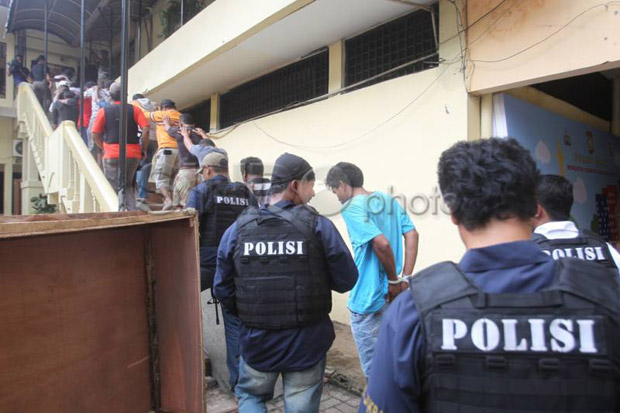 Kampung Cawang Dikepung Polisi, 9 Warga Diamankan