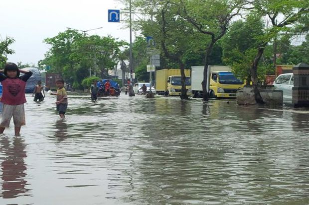 Banjir Rob, Jalan Sunter Baru Nyaris Terputus