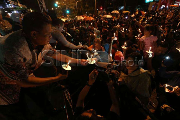Pengunjung Jakarta Night Festival Doakan Korban AirAsia