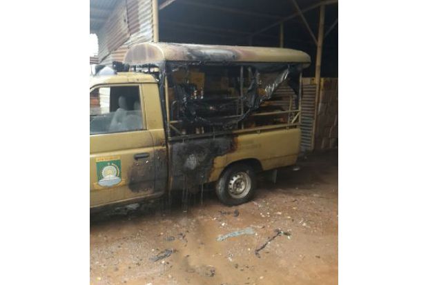 Mobil Satpol PP Tangerang Dibakar Pemilik Gudang Miras
