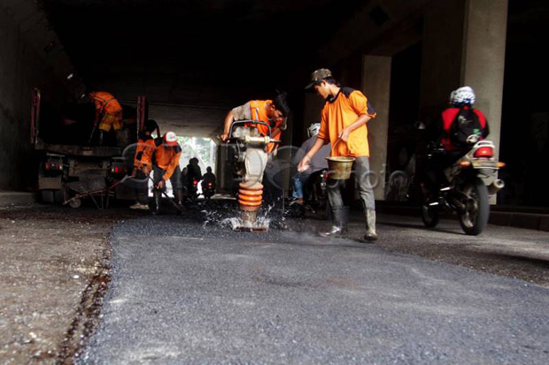 Perbaikan Jalan di Jakarta Utara Terkendala Cuaca