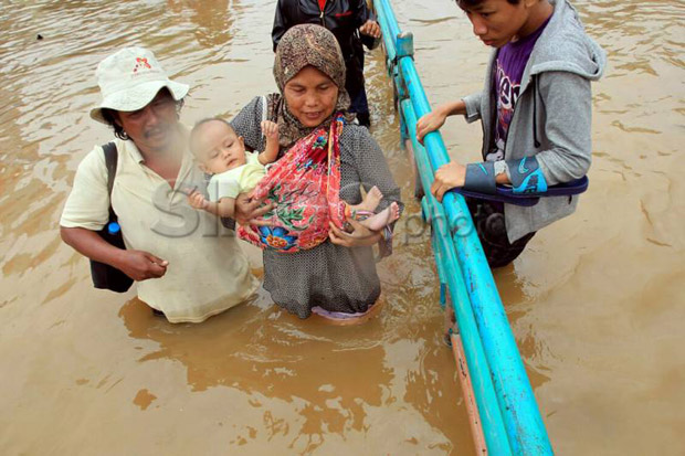 Pengungsi Banjir di Jakarta Bertambah