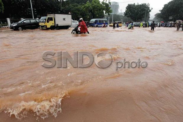 Jalan Depan Trisakti & Untar Ditarget Bebas Banjir