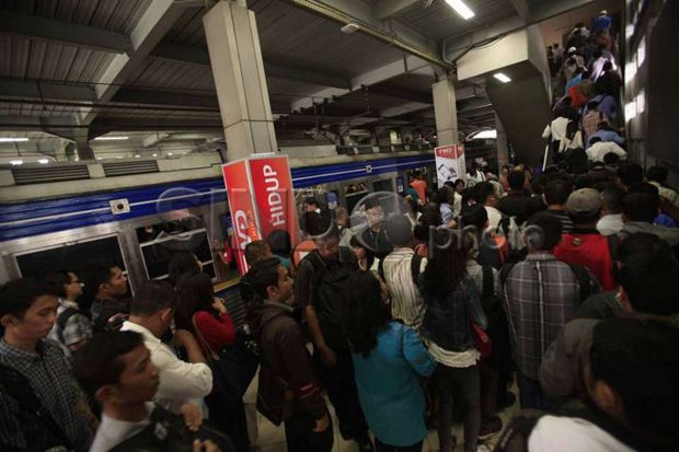 Penumpang Commuter Line Keberatan Tiket Jaminan Rp10 Ribu