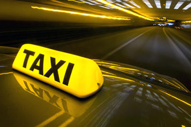 Taksi Uber Klaim Bayar Pajak, Ahok: Pajak yang Mana?